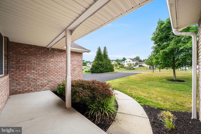 2426 MAGNOLIA DR, Gilbertsville, PA 19525