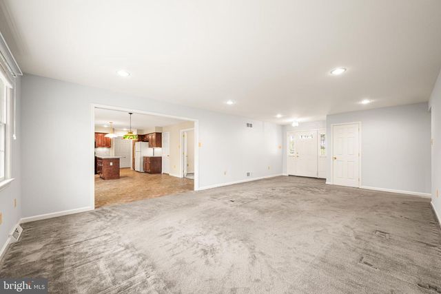 2426 MAGNOLIA DR, Gilbertsville, PA 19525