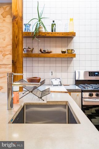 1912 E CUMBERLAND ST, Philadelphia, PA 19125