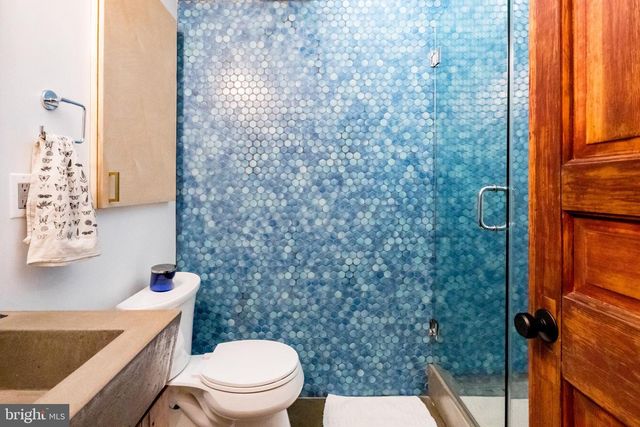 1912 E CUMBERLAND ST, Philadelphia, PA 19125