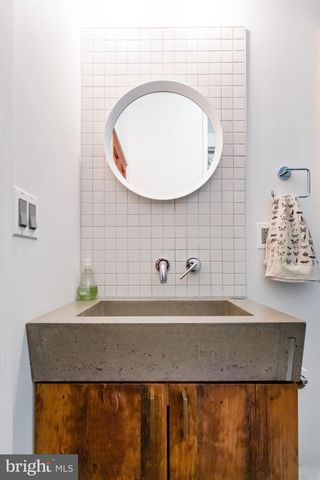 1912 E CUMBERLAND ST, Philadelphia, PA 19125