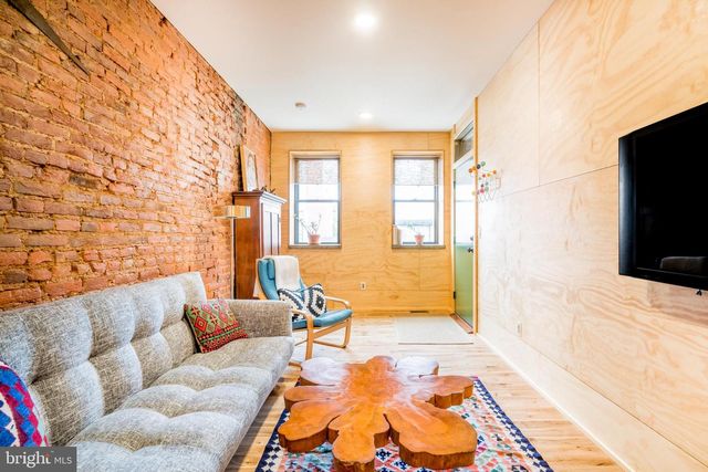 1912 E CUMBERLAND ST, Philadelphia, PA 19125