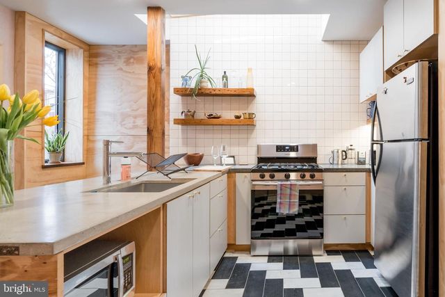 1912 E CUMBERLAND ST, Philadelphia, PA 19125