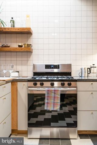 1912 E CUMBERLAND ST, Philadelphia, PA 19125