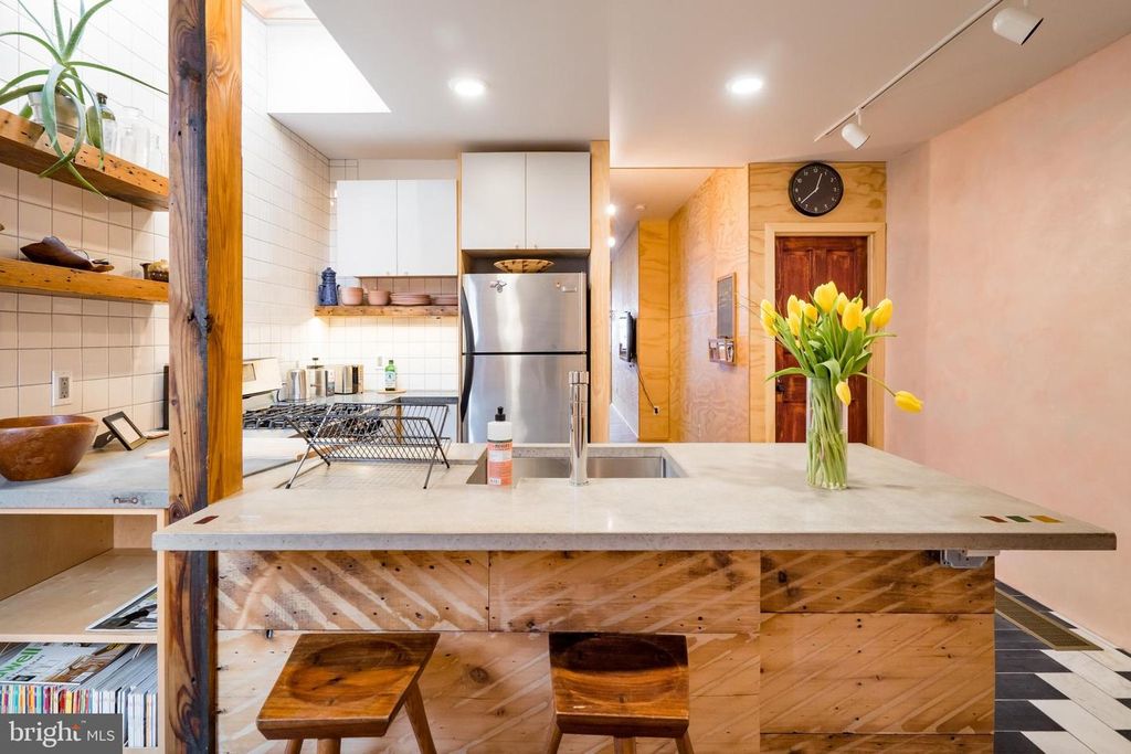 1912 E CUMBERLAND ST, Philadelphia, PA 19125