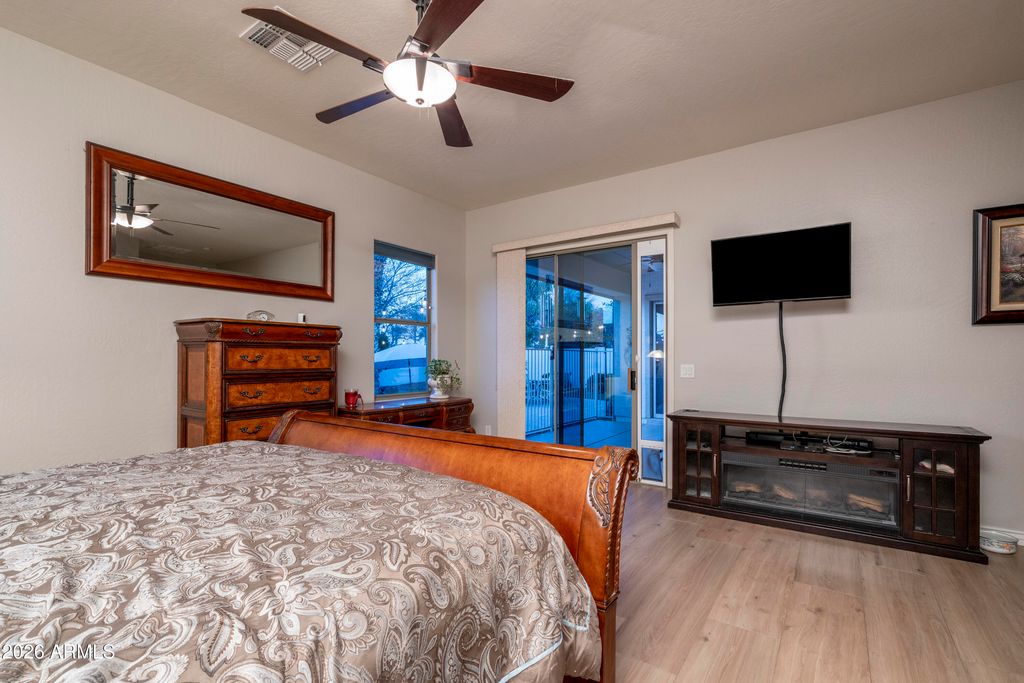 Image 11 of property listing at 18426 W CHERYL Drive, Waddell, AZ 85355