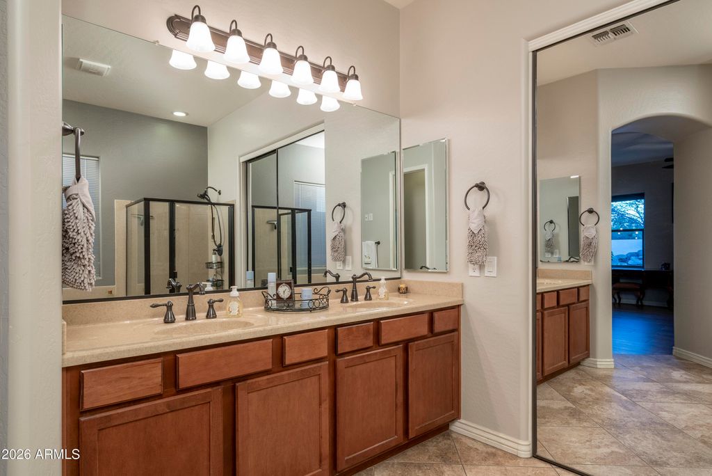 Image 12 of property listing at 18426 W CHERYL Drive, Waddell, AZ 85355