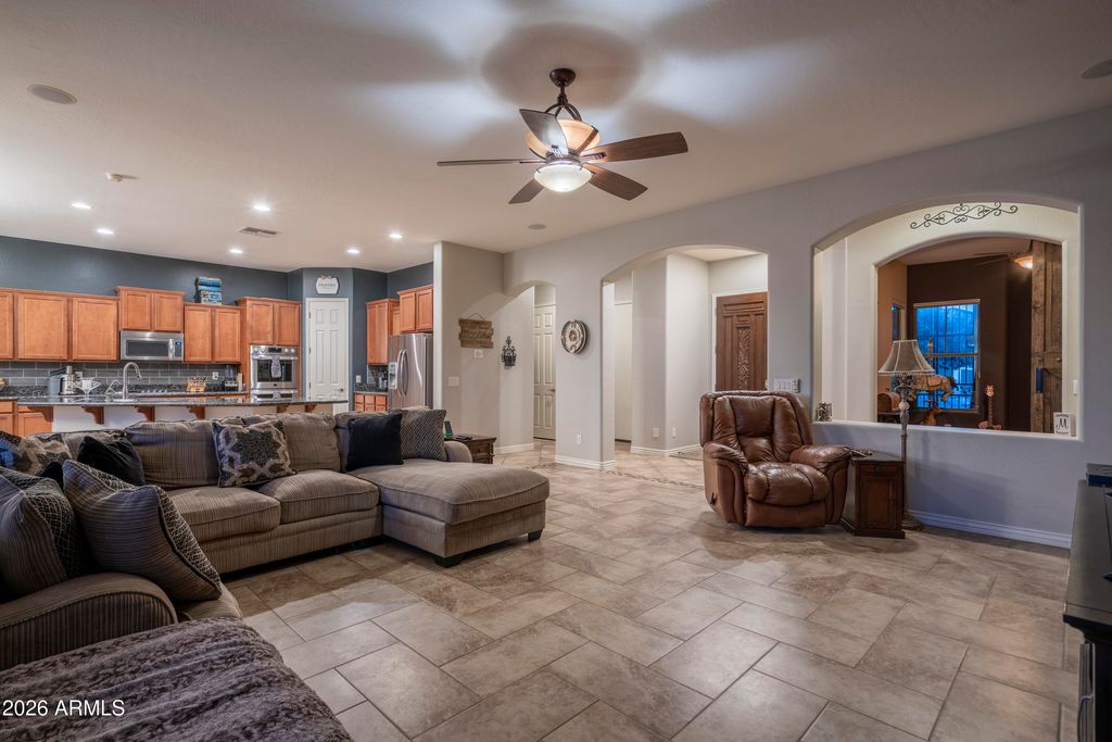 Image 2 of property listing at 18426 W CHERYL Drive, Waddell, AZ 85355