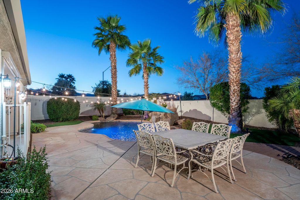 Image 23 of property listing at 18426 W CHERYL Drive, Waddell, AZ 85355