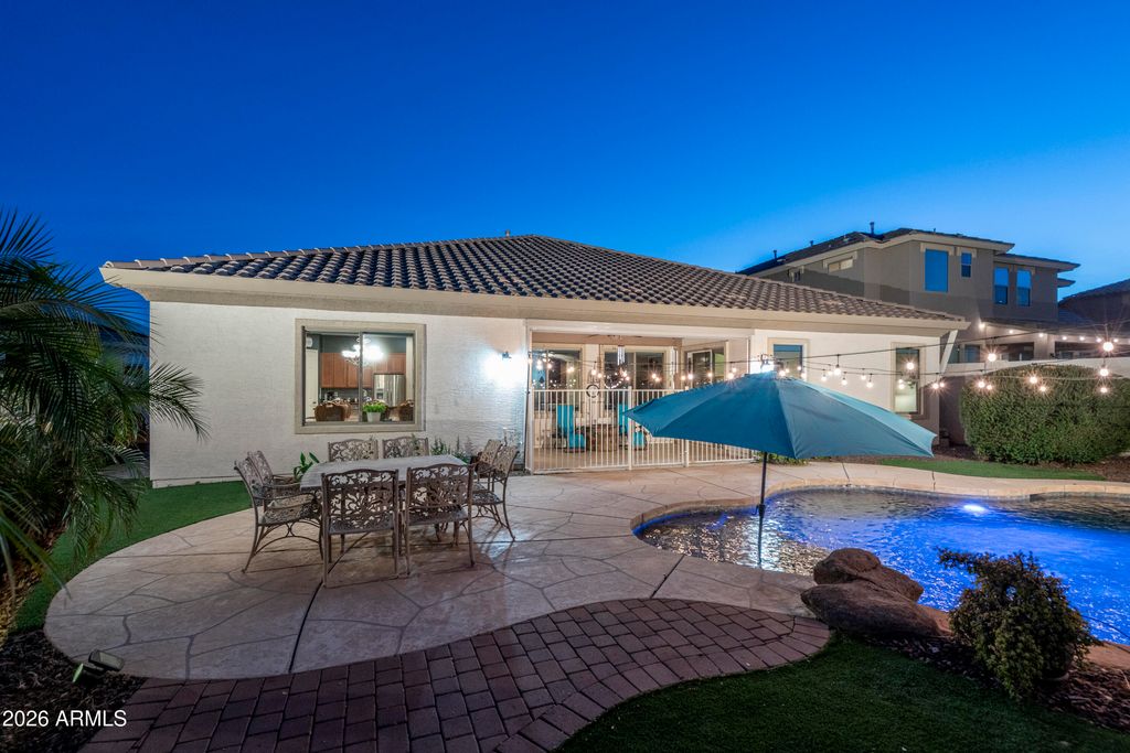 Image 26 of property listing at 18426 W CHERYL Drive, Waddell, AZ 85355