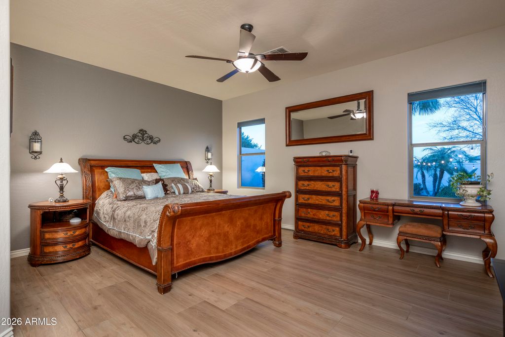 Image 9 of property listing at 18426 W CHERYL Drive, Waddell, AZ 85355