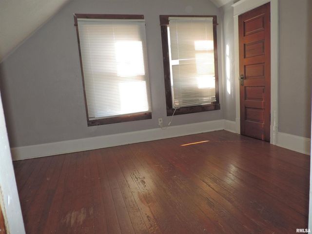 229 14TH Avenue, Moline, IL 61265