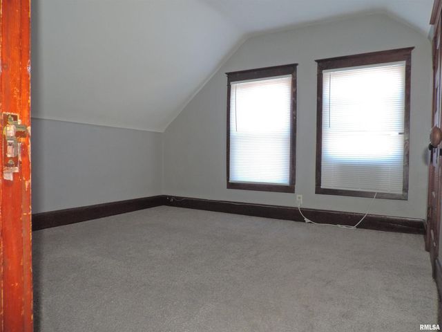 229 14TH Avenue, Moline, IL 61265