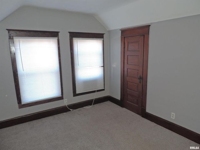 229 14TH Avenue, Moline, IL 61265