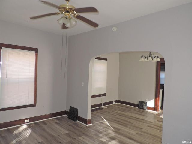 229 14TH Avenue, Moline, IL 61265