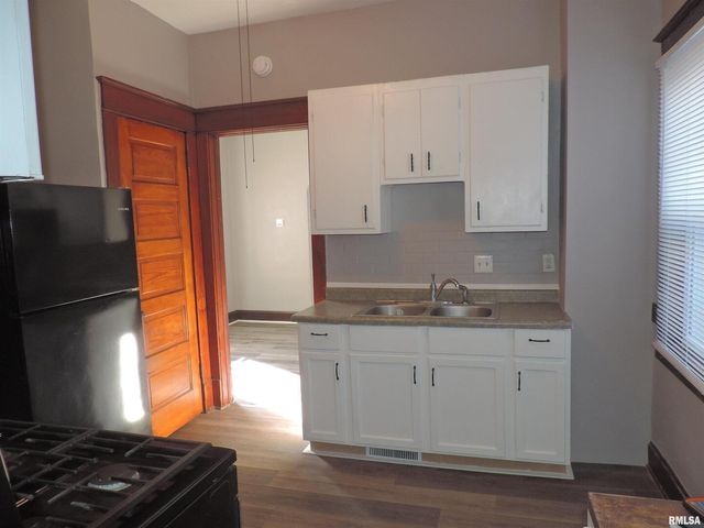 229 14TH Avenue, Moline, IL 61265