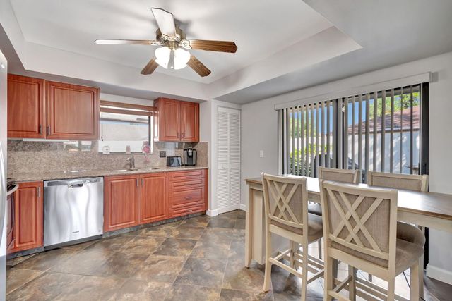 291 SW 28th Avenue, Delray Beach, FL 33445