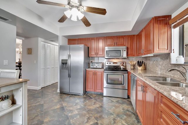 291 SW 28th Avenue, Delray Beach, FL 33445