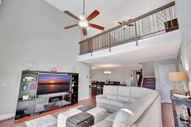 291 SW 28th Avenue, Delray Beach, FL 33445
