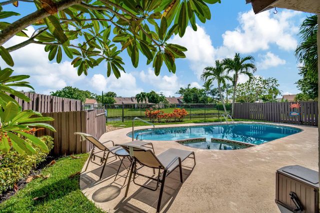 291 SW 28th Avenue, Delray Beach, FL 33445