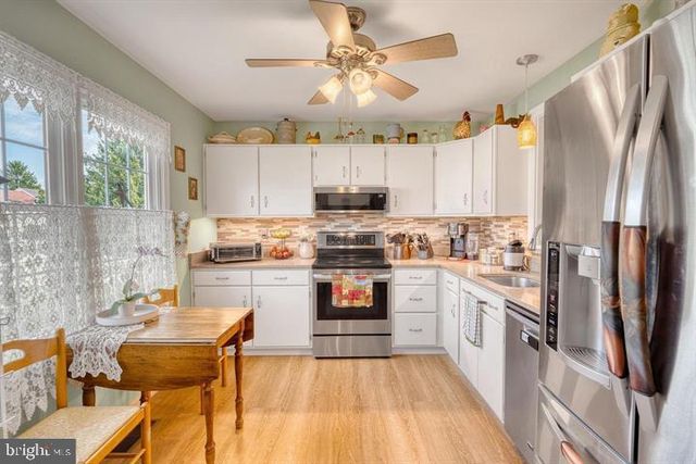 15-4 CRANBERRY RDG, Reading, PA 19606