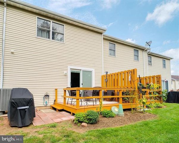 15-4 CRANBERRY RDG, Reading, PA 19606