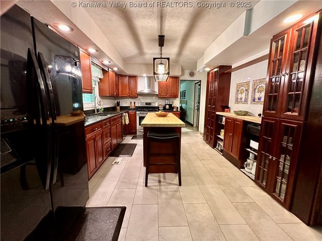 2719 Five Mile Road, Charleston, WV 25312