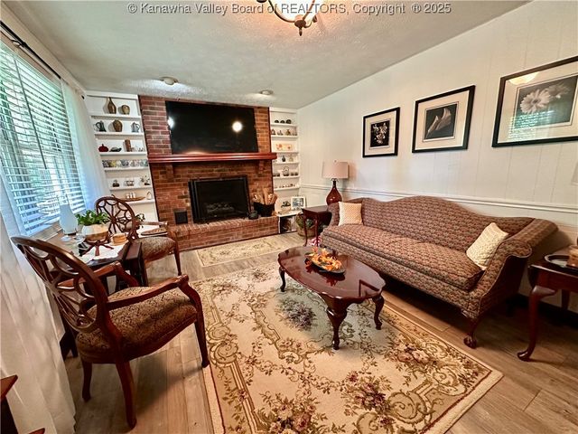 2719 Five Mile Road, Charleston, WV 25312