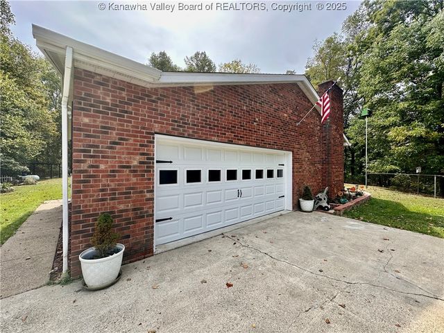 2719 Five Mile Road, Charleston, WV 25312