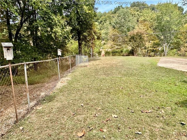 2719 Five Mile Road, Charleston, WV 25312