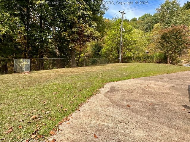 2719 Five Mile Road, Charleston, WV 25312