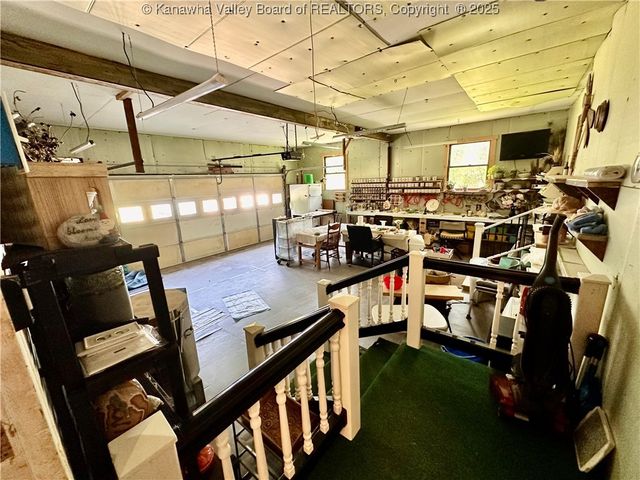 2719 Five Mile Road, Charleston, WV 25312