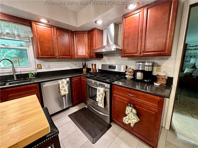 2719 Five Mile Road, Charleston, WV 25312