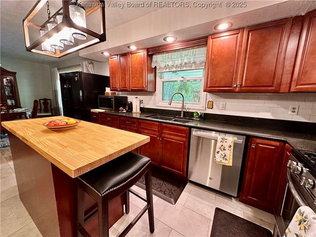 2719 Five Mile Road, Charleston, WV 25312