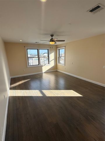 90 E Hudson Street, Long Beach, NY 11561