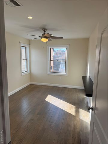 90 E Hudson Street, Long Beach, NY 11561