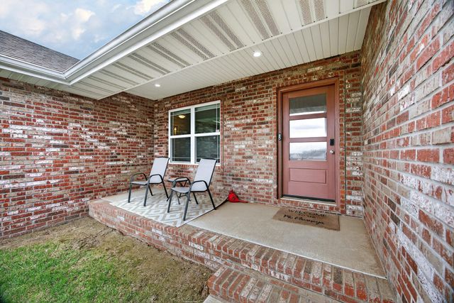 5004 W Skyler Drive, Springfield, MO 65802