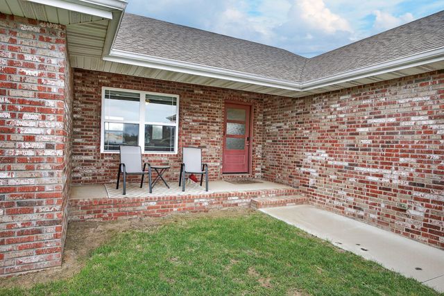 5004 W Skyler Drive, Springfield, MO 65802