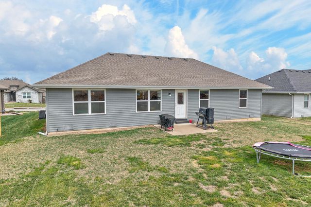 5004 W Skyler Drive, Springfield, MO 65802