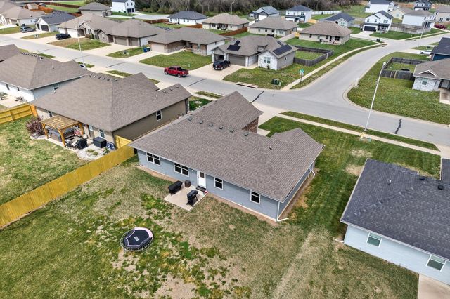 5004 W Skyler Drive, Springfield, MO 65802