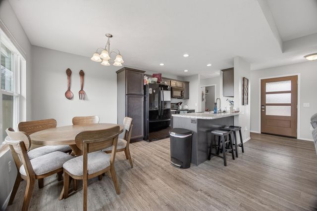 5004 W Skyler Drive, Springfield, MO 65802