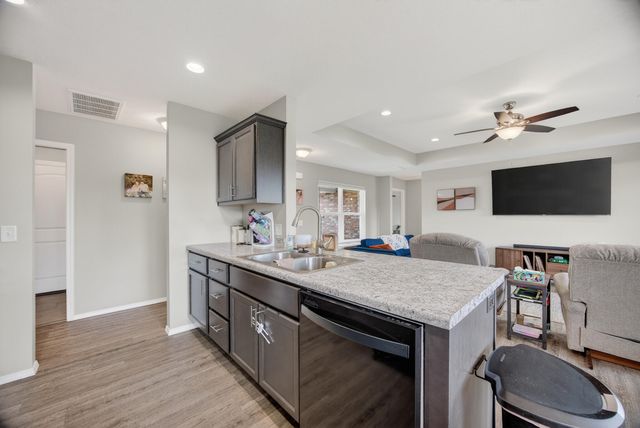 5004 W Skyler Drive, Springfield, MO 65802