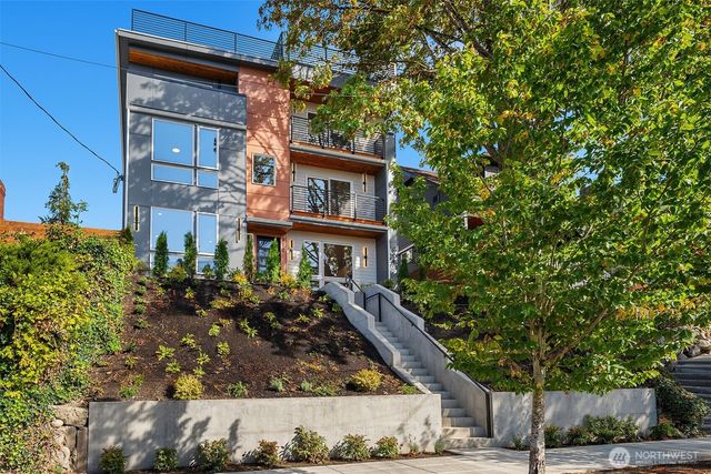 910 29th Avenue, Seattle, WA 98122