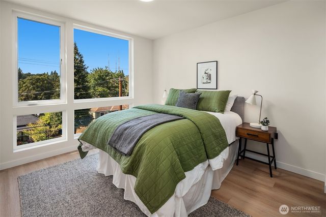 910 29th Avenue, Seattle, WA 98122