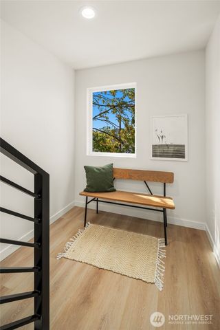 910 29th Avenue, Seattle, WA 98122