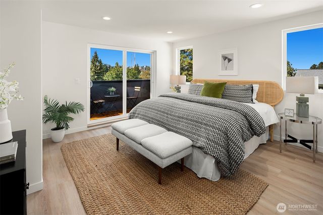 910 29th Avenue, Seattle, WA 98122