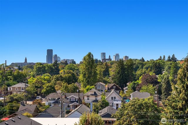 910 29th Avenue, Seattle, WA 98122