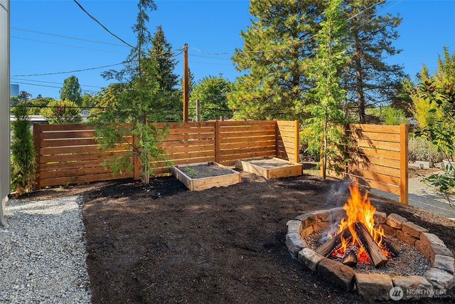 910 29th Avenue, Seattle, WA 98122