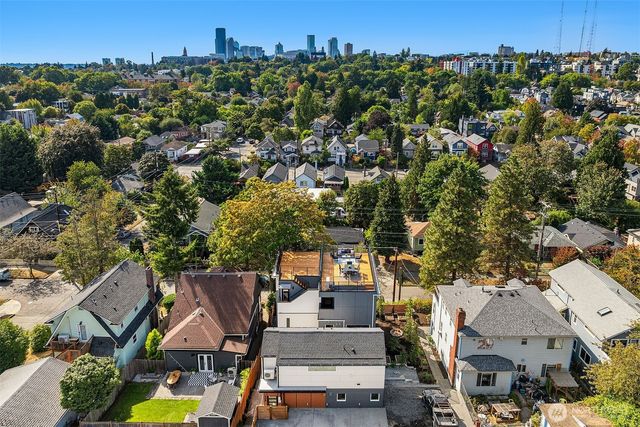 910 29th Avenue, Seattle, WA 98122