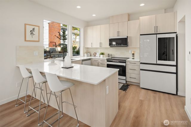 910 29th Avenue, Seattle, WA 98122
